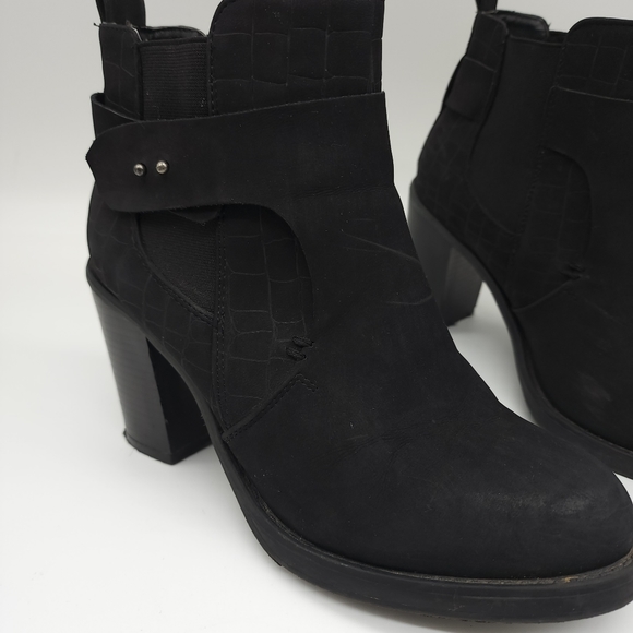 Aus 9 Therapy Black Faux Suede Snake Emboss Heeled Boot - Picture 15 of 16